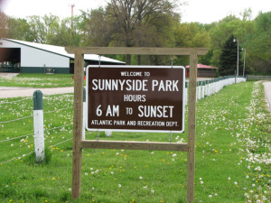 Sunnyside Park Hours Sign